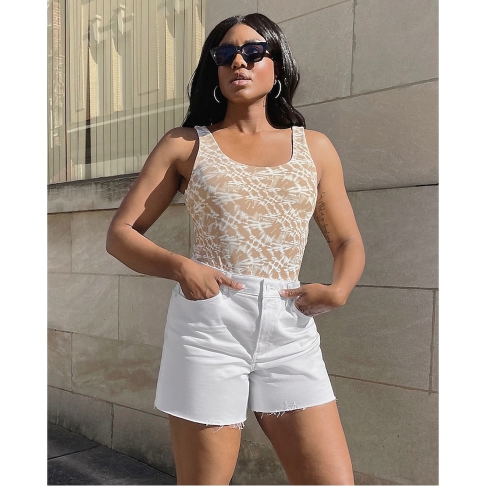 EXPRESS Body Contour Printed Scoop Neck Thong Bodysuit